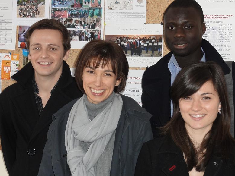 Les étudiants de l'ESIGELEC et Mme Hottin, Professeur